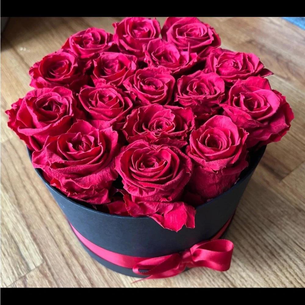 Forever roses Bouquet in box with ribbon